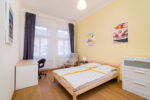 Spacious room with double bed - Image 3