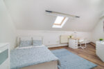 Spacious room under the roof - Image 3