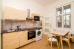 Sunny room with plenty space - Image 6