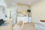 Sunny and nice studio near metro - Image 7