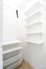 Sunny and nice studio near metro - Image 16