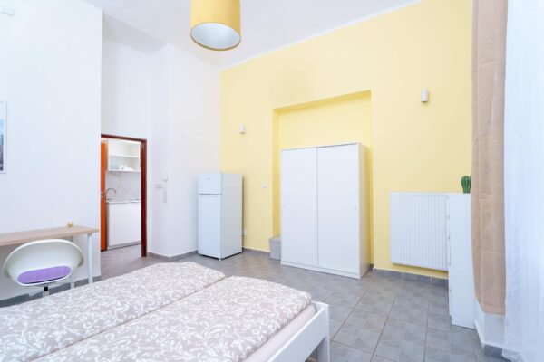 Modern studio apartment in Prague for rent - Image 6