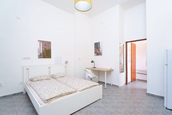 Modern studio apartment in Prague for rent - Image 5
